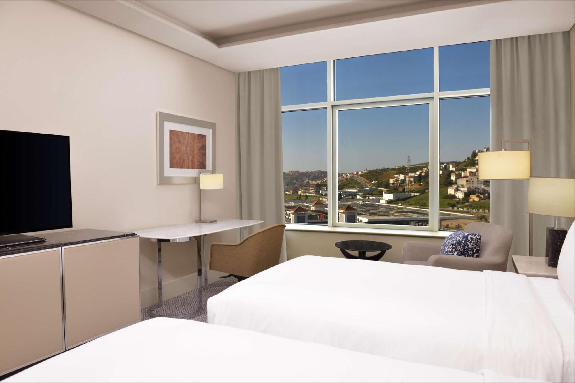 Hilton Tanger City Center Tânger Exterior foto A guest room at the hotel