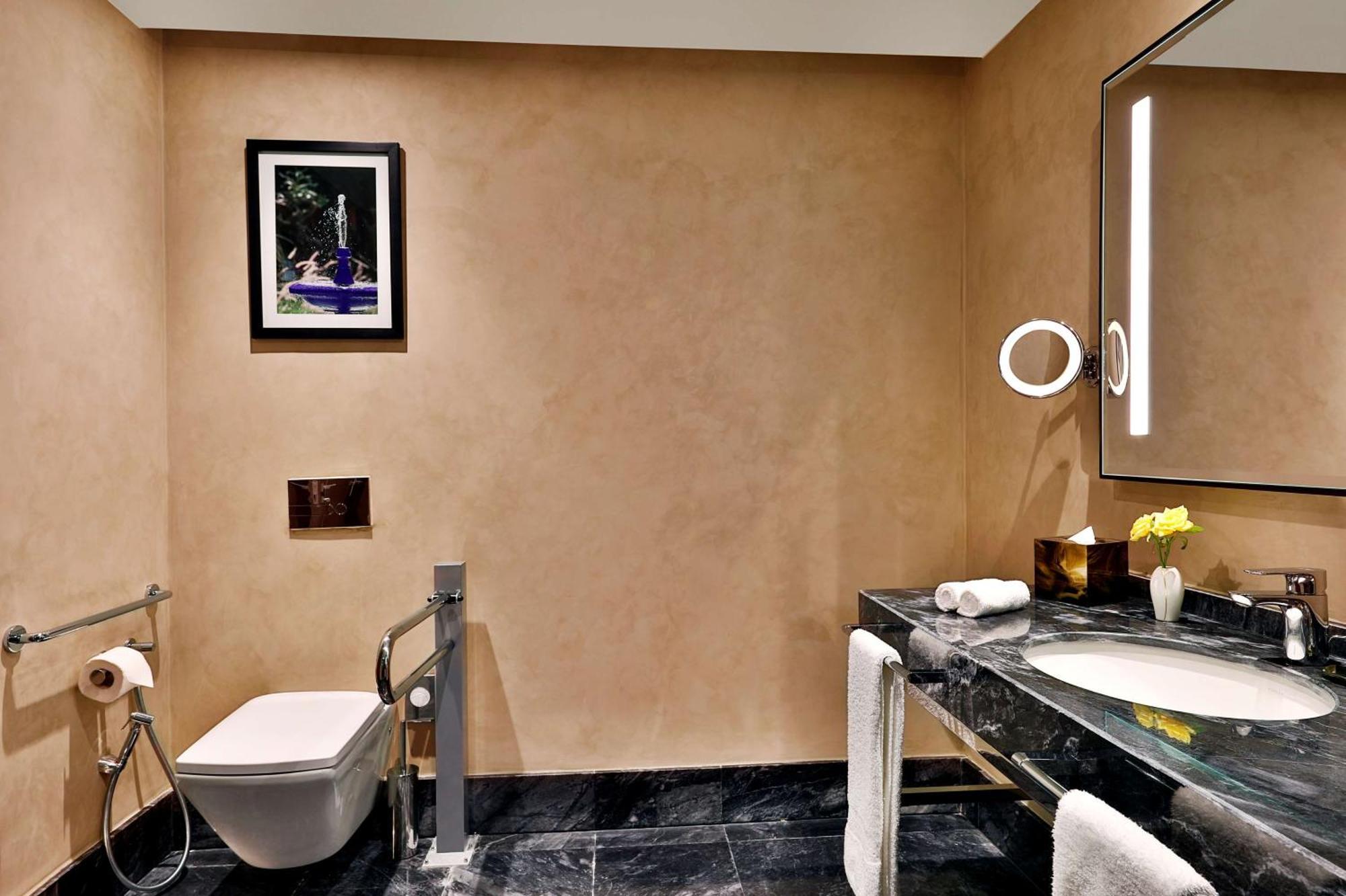 Hilton Tanger City Center Tânger Exterior foto A bathroom at the Taj Mahal Palace, Mumbai
